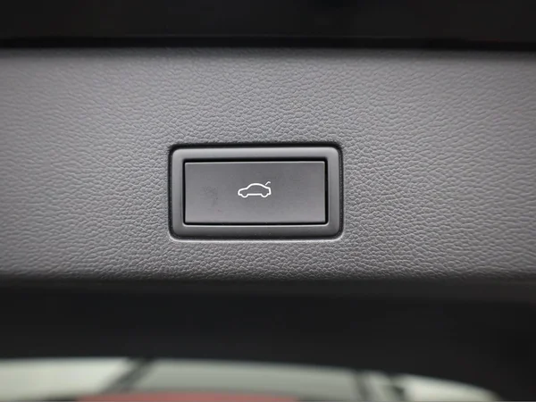 VOLKSWAGEN Golf VIII SW (2024) — foto 11 van 21
