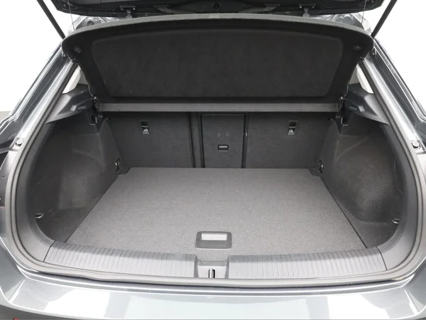 VOLKSWAGEN T-Roc (2023) — foto 2 van 19