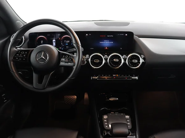 MERCEDES GLA 250 (2022) — foto 31 van 31