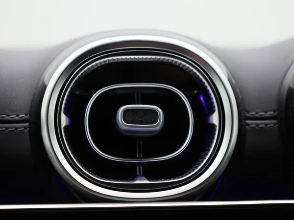 Mercedes-Benz GLC (2025) — foto 26 van 49