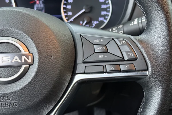 Nissan Juke (2024) — foto 6 van 17