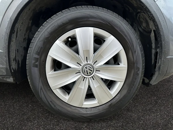 VOLKSWAGEN T-Roc (2020) — foto 11 van 19