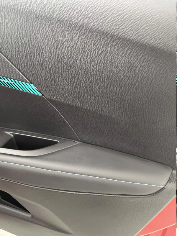 Peugeot E-208 (2022) — foto 95 van 99