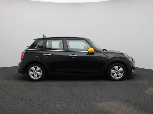 MINI One (2021) — foto 34 van 37