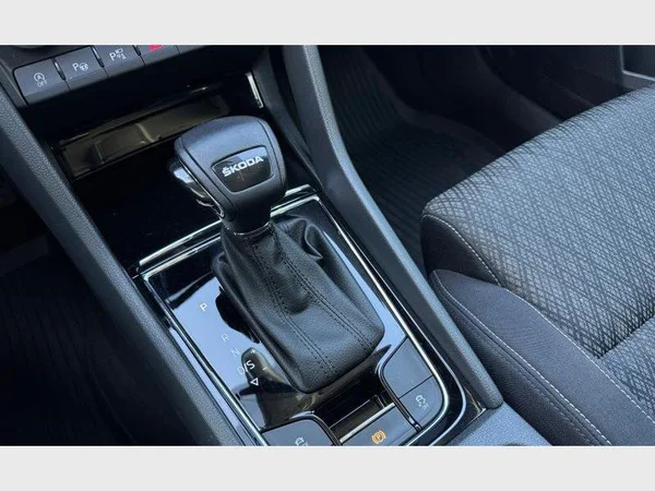 Skoda Karoq (2023) — foto 21 van 30
