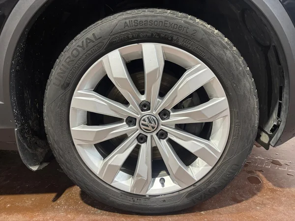 VOLKSWAGEN T-Roc (2018) — foto 17 van 24