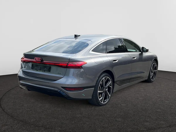 AUDI A6 Sportback e-tron (2025) — foto 9 van 16