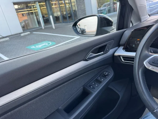 VOLKSWAGEN Golf VIII SW (2023) — foto 7 van 24