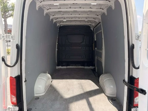 Volkswagen Crafter (2025) — foto 20 van 21