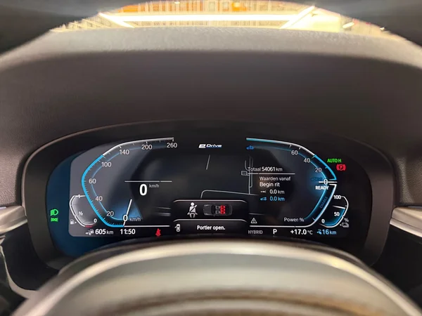 BMW 530 (2022) — foto 8 van 30
