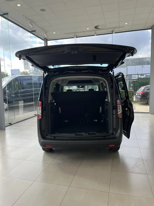 Ford Tourneo Courier (2026) — foto 9 van 11
