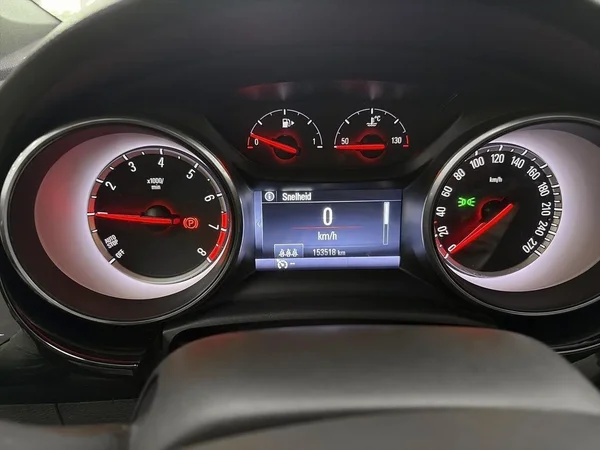 Opel Astra (2018) — foto 3 van 20