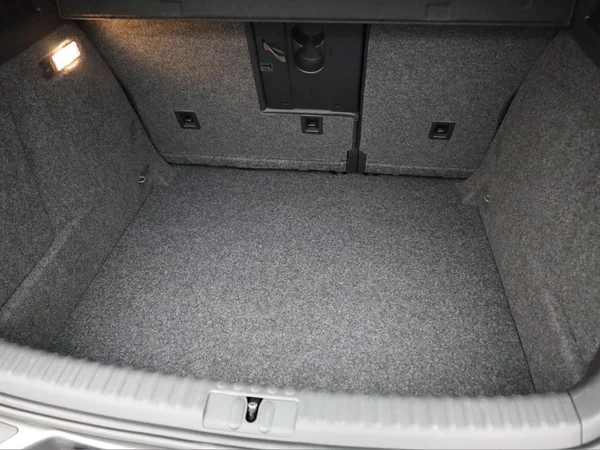 VOLKSWAGEN Tiguan (2016) — foto 4 van 20