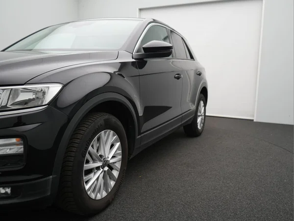 VOLKSWAGEN T-Roc (2021) — foto 25 van 26
