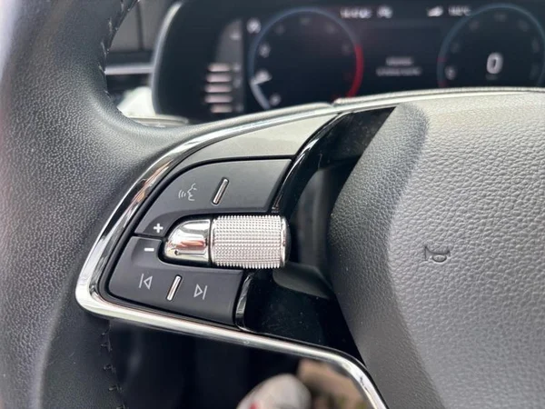 SKODA Kamiq (2022) — foto 9 van 29