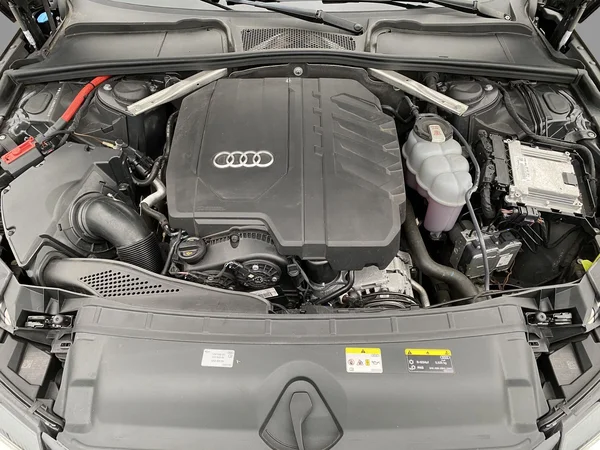 Audi A4 (2022) — foto 11 van 20