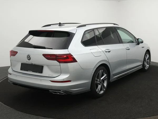 VOLKSWAGEN Golf VIII SW (2024) — foto 12 van 27