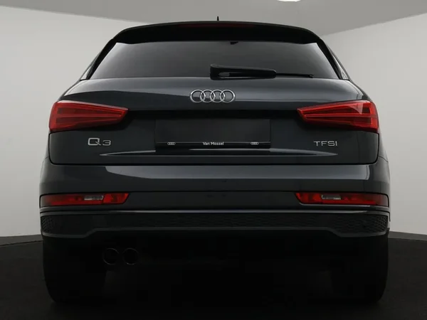 Audi Q3 (2018) — foto 8 van 29