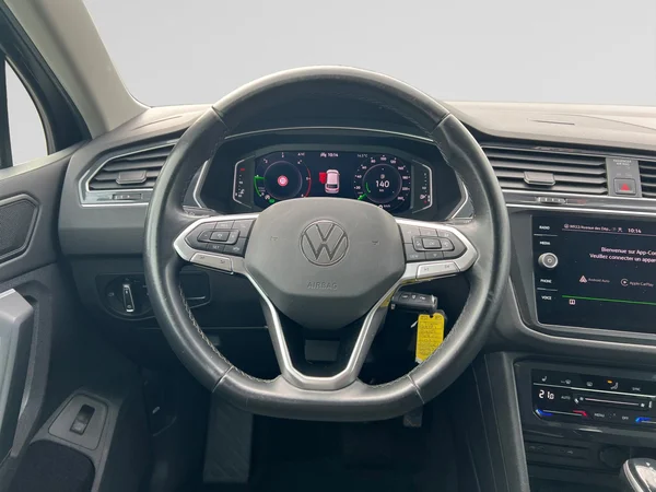 VOLKSWAGEN Tiguan (2021) — foto 15 van 17