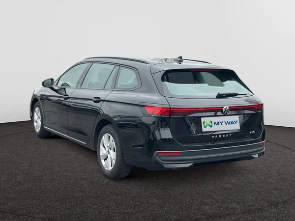 VOLKSWAGEN Passat SW (2024) — foto 20 van 25