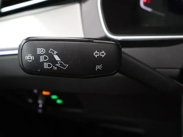 VOLKSWAGEN Passat Variant GTE (2022) — foto 5 van 30