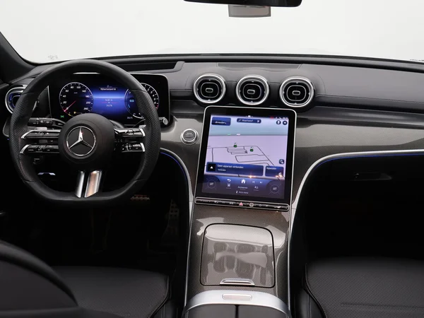 MERCEDES-BENZ C Break (2022) — foto 7 van 32