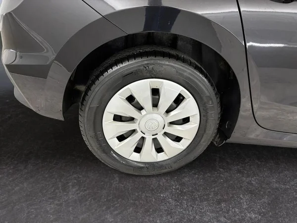 SKODA Fabia (2023) — foto 2 van 17