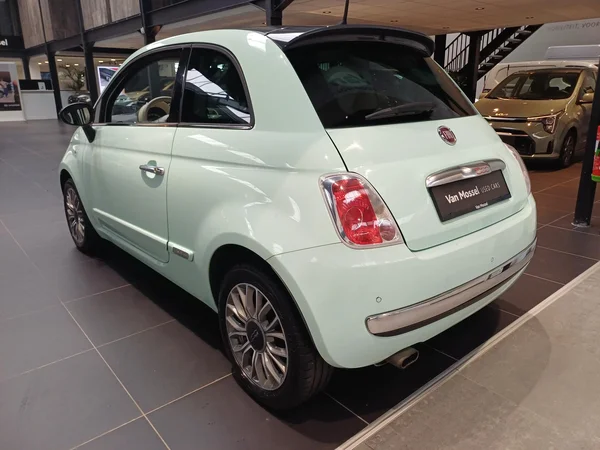 Fiat 500 (2015) — foto 19 van 22