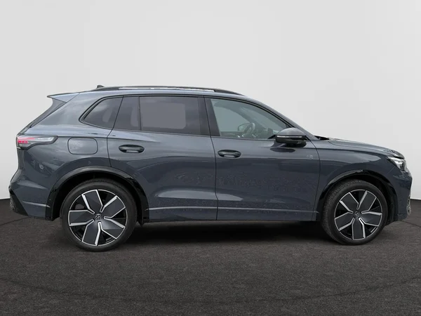 VOLKSWAGEN Tiguan (2026) — foto 15 van 18