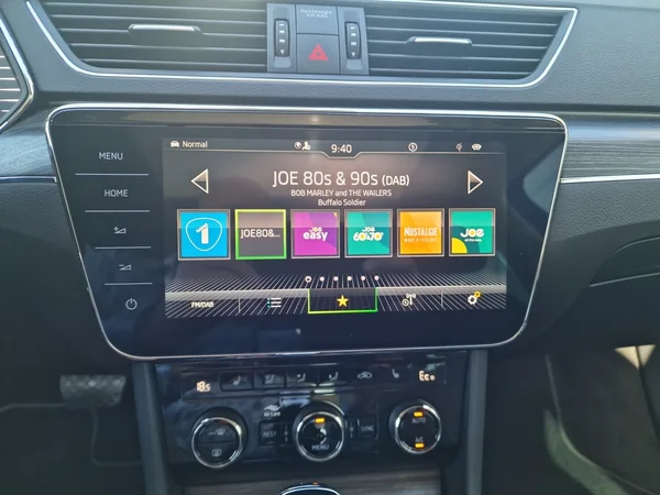 SKODA Superb Combi (2024) — foto 9 van 21