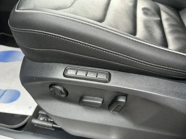 Volkswagen Tiguan (2022) — foto 8 van 26