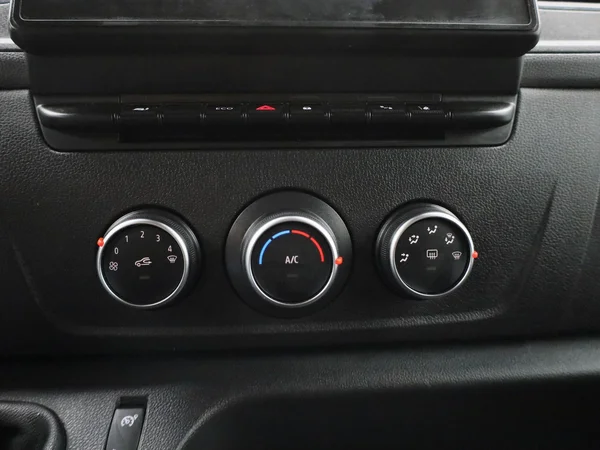 Renault Master (2023) — foto 16 van 36