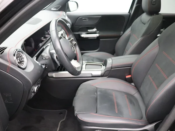 Mercedes-Benz EQB (2025) — foto 3 van 28