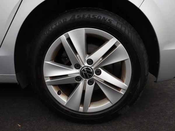 VOLKSWAGEN Golf (2020) — foto 7 van 28