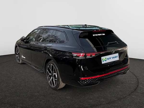VOLKSWAGEN Passat SW (2025) — foto 3 van 9