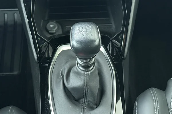Peugeot 2008 (2023) — foto 4 van 16