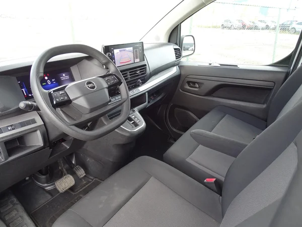 Opel Vivaro (2024) — foto 7 van 33