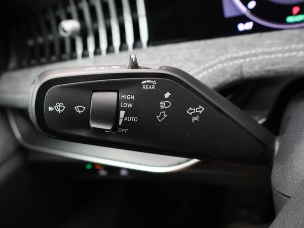 SKODA Superb SW (2025) — foto 11 van 31
