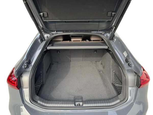 AUDI A6 Sportback e-tron (2025) — foto 14 van 24