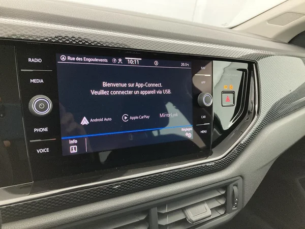 VOLKSWAGEN Polo (2022) — foto 11 van 36