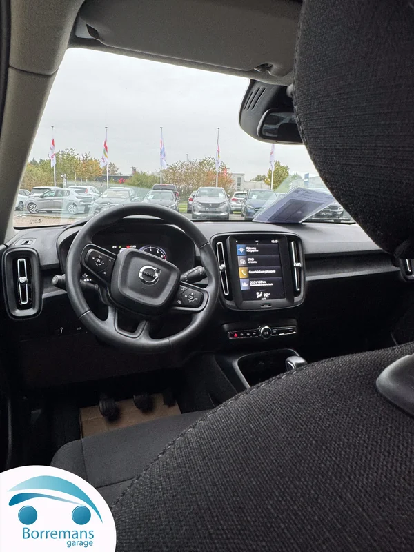 Volvo XC-40 (2022) — foto 19 van 40