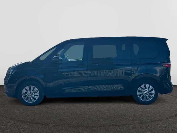 VOLKSWAGEN Multivan T7 eHybrid (PHEV) (2023) — foto 10 van 18