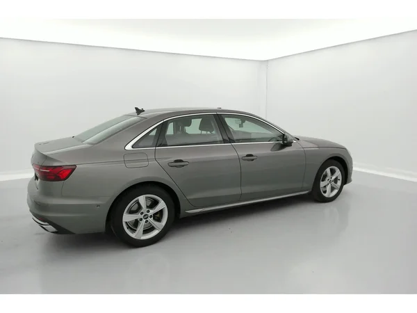 AUDI A4 (2022) — foto 32 van 36