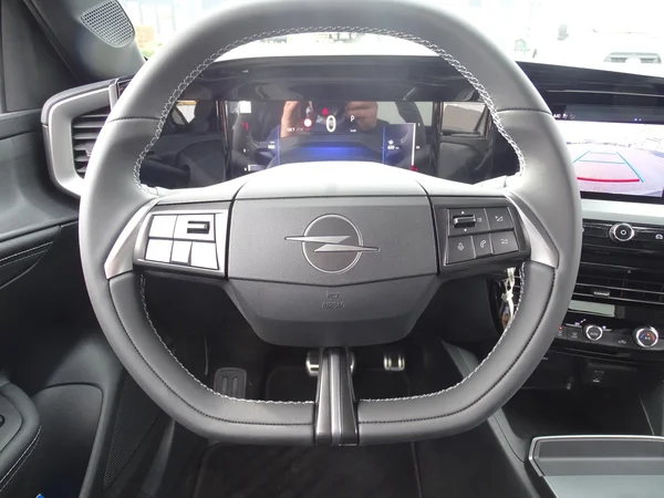 Opel Mokka (2024) — foto 9 van 25