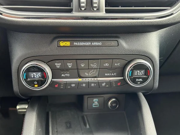FORD Kuga (2021) — foto 13 van 31