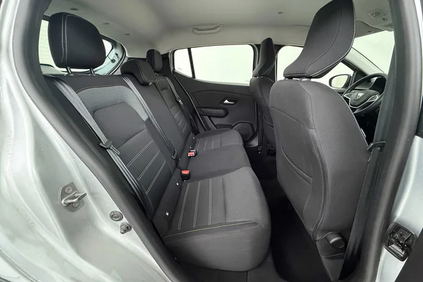 Dacia Sandero Stepway (2022) — foto 2 van 31