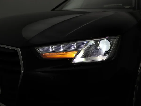 AUDI A4 (2019) — foto 6 van 15