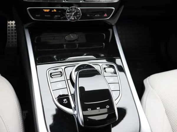 Mercedes-Benz G-Klasse (2023) — foto 8 van 30