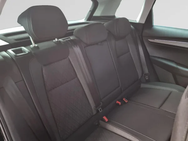 SKODA Karoq (2022) — foto 11 van 23