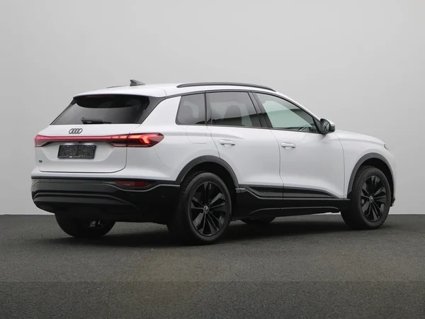 AUDI Q6 e-tron (2025) — foto 12 van 23